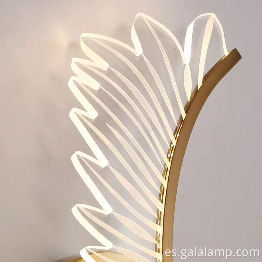 Elegante lámpara de pared de plumas acrílicas para interiores lujosos